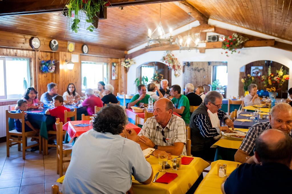 Villaggio Turistico Camping Cervino Antey-Saint-André Екстериор снимка